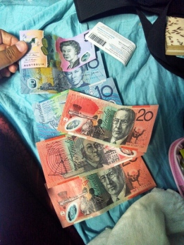 1-uang-australia